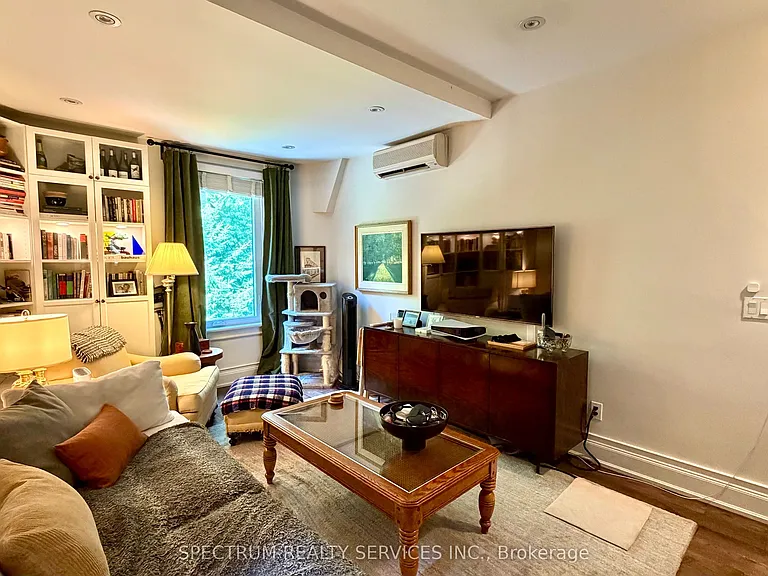 92 Caroline Ave #2 — Photo 3