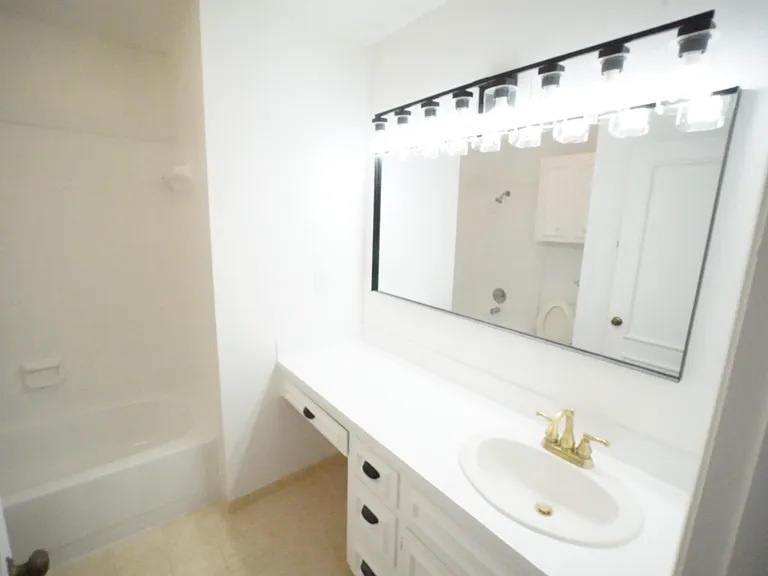 7926 Broadway St #102 — Photo 7