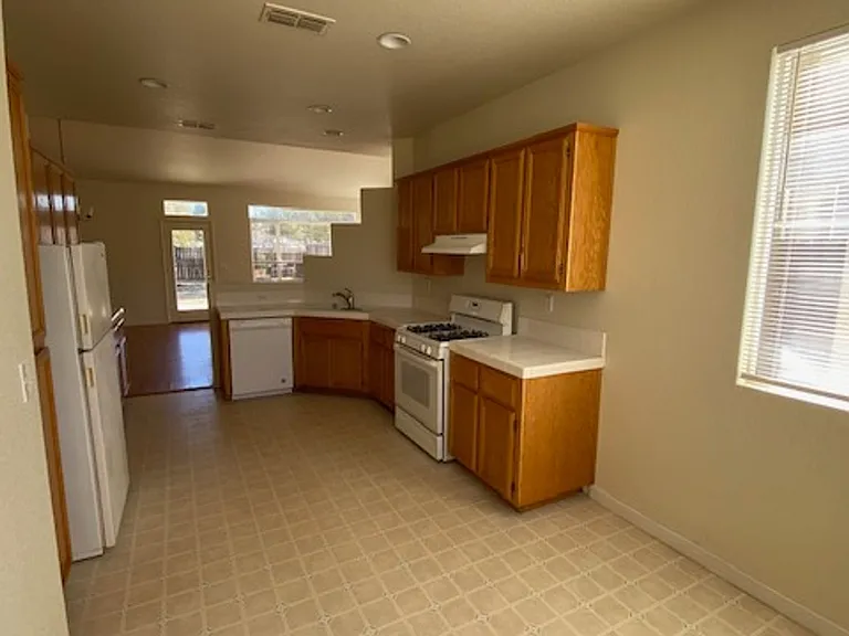 566 Stewart Way — Photo 14