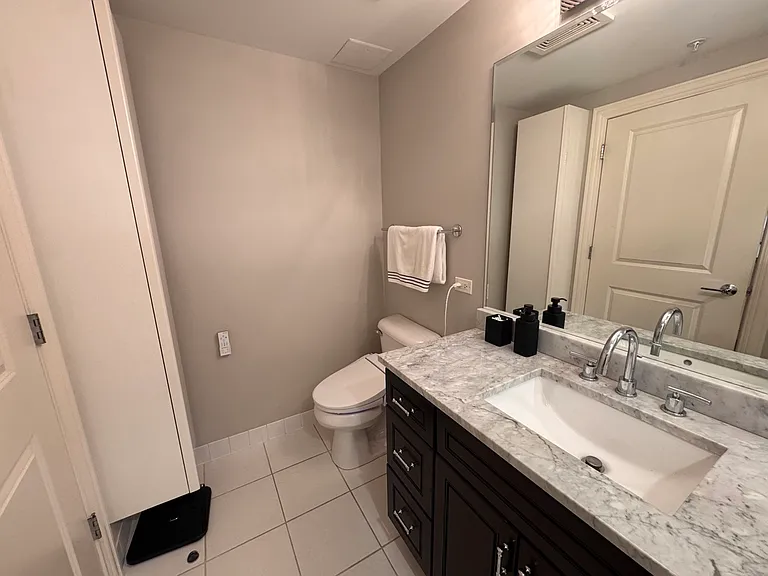 5105 Madison St #511 — Photo 10