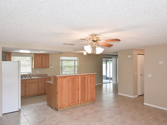 3rd image of 3912 Briarlake Dr
