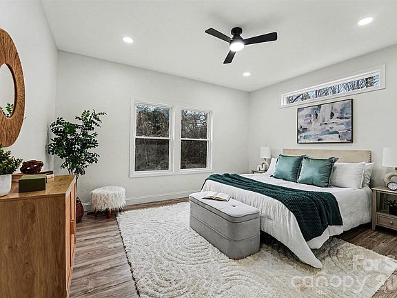 3rd image of 3137 Riber Ln