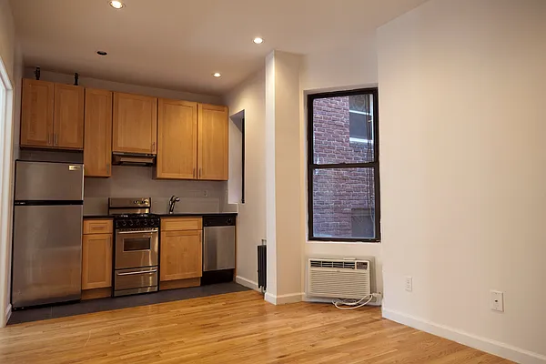 Rented by Bond New York | media 6