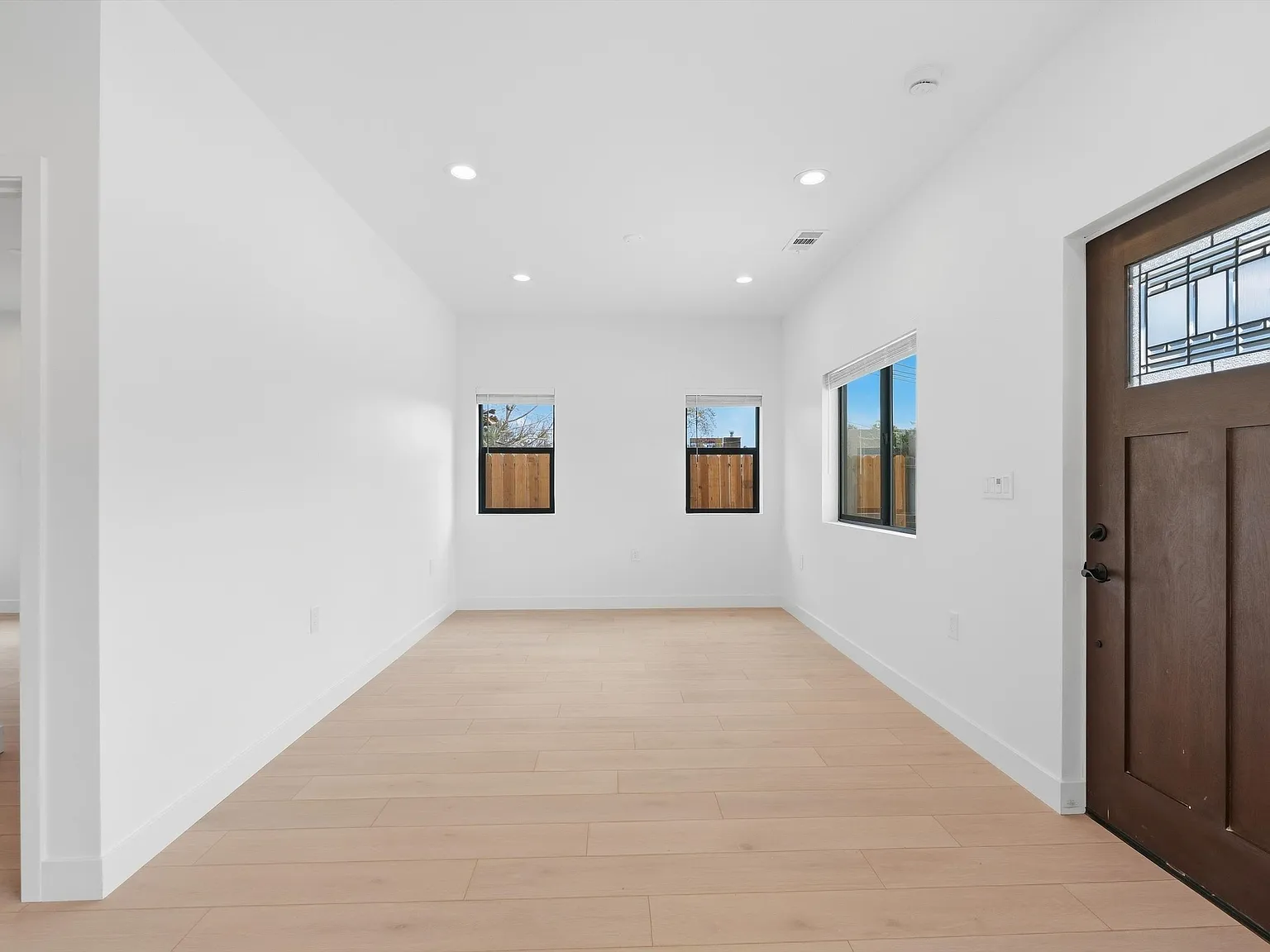 2 bed, 750 sqft, $2,350 — Photo 2