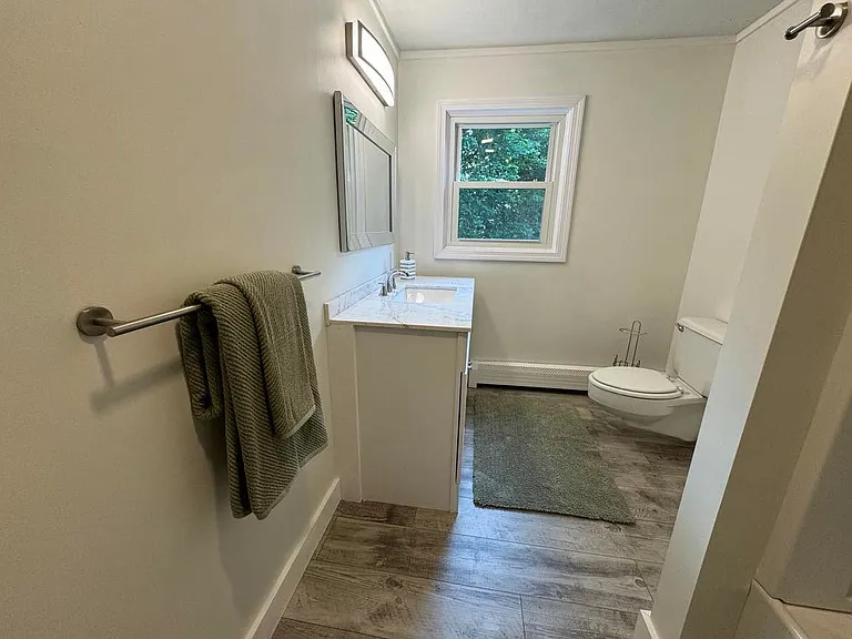 1270 Riverside Dr — Photo 7