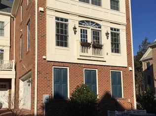 10615 Yorktown Dr, Fairfax, VA 22030