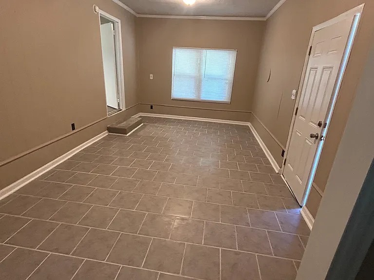 208 Dana Ct — Photo 5