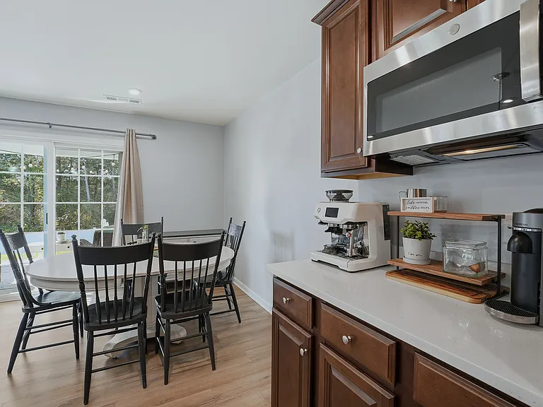838 Dean Dr — Photo 12