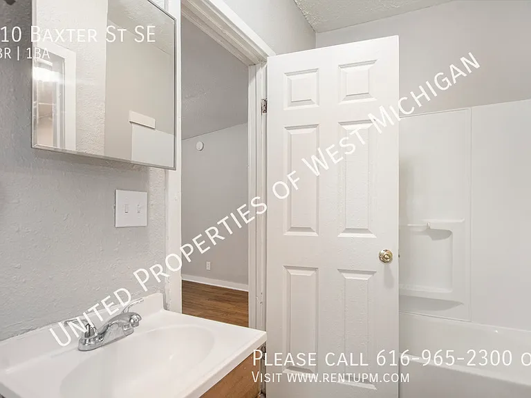 710 Baxter St SE — Photo 13