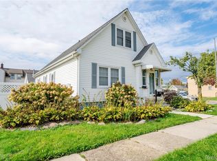 2302 1st St, Wyandotte, MI 48192