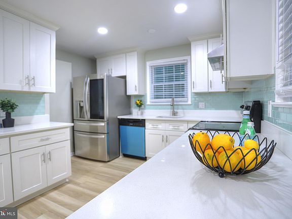 4th image of 3914 Shelley Ln