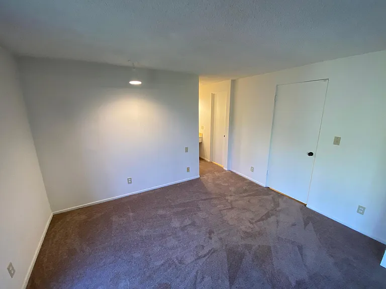 11425 Rochester Ave #15 — Photo 11