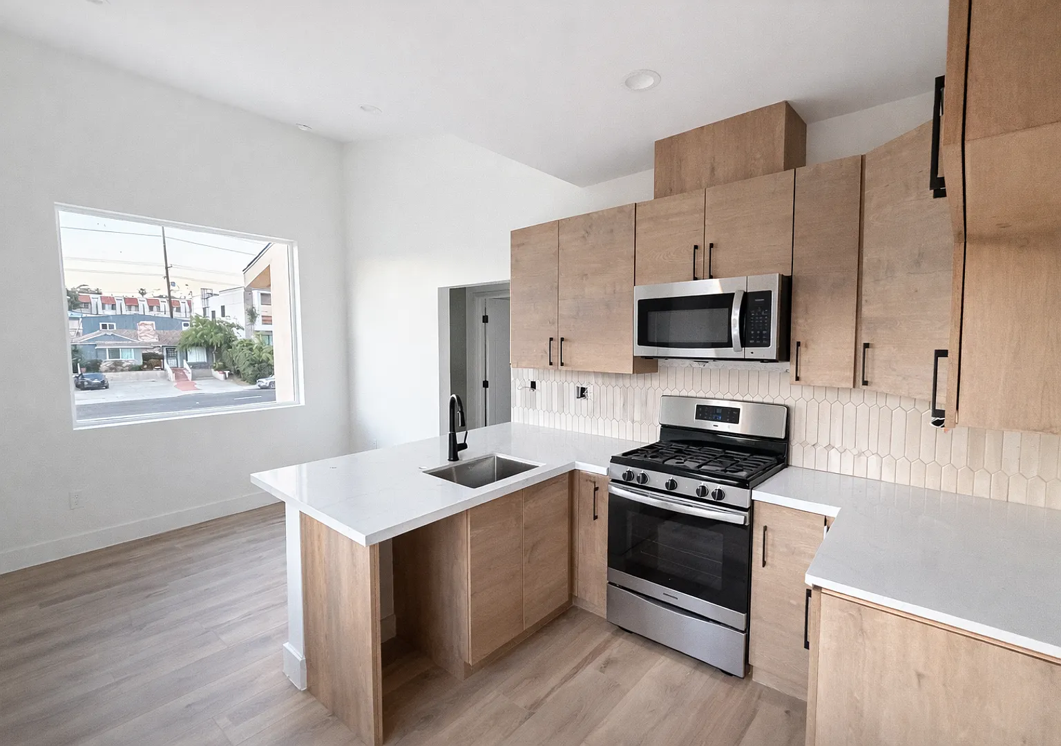 2151 Balboa Ave — Photo 3