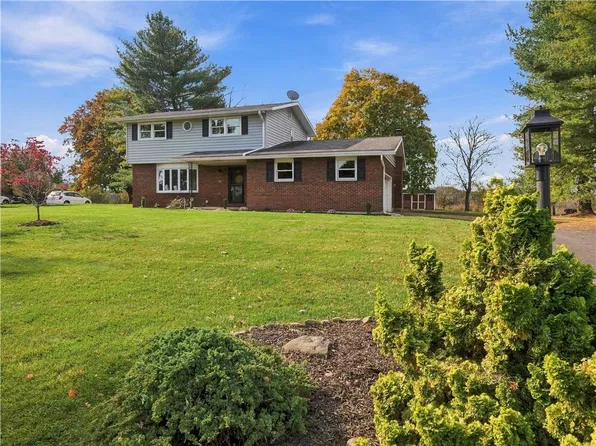 5110 Donna Dr N, Coplay, PA 18037