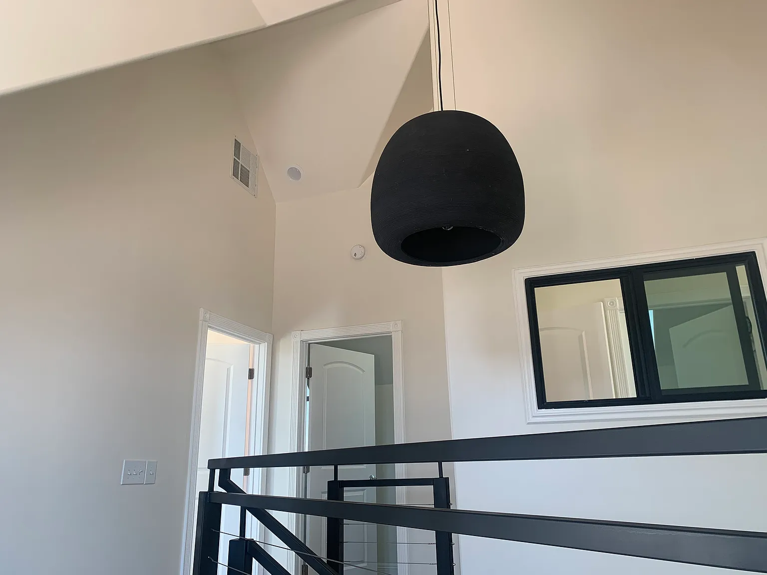 3 bed, 2500 sqft, $3,650 — Photo 4