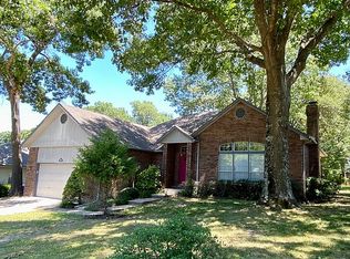 2404 NW Turner Dr, Bentonville, AR 72712