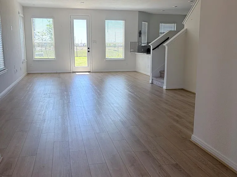 4841 Sun Falls Dr — Photo 33
