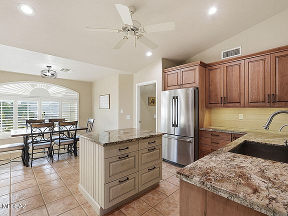 4th image of 65510 E Rose Ridge Dr