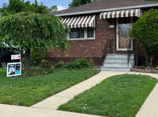 543 Clark Pl, Uniondale, NY 11553