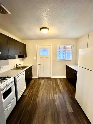 24th Street Apartments — Photo 3