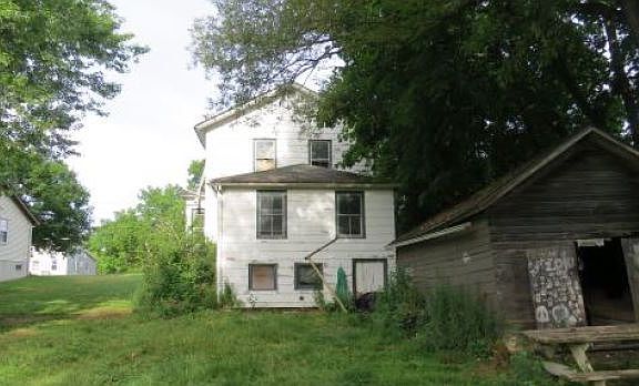 2nd image of 369 Glasgow St