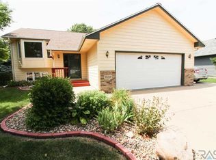 3120 S Tyler Ct, Sioux Falls, SD 57103
