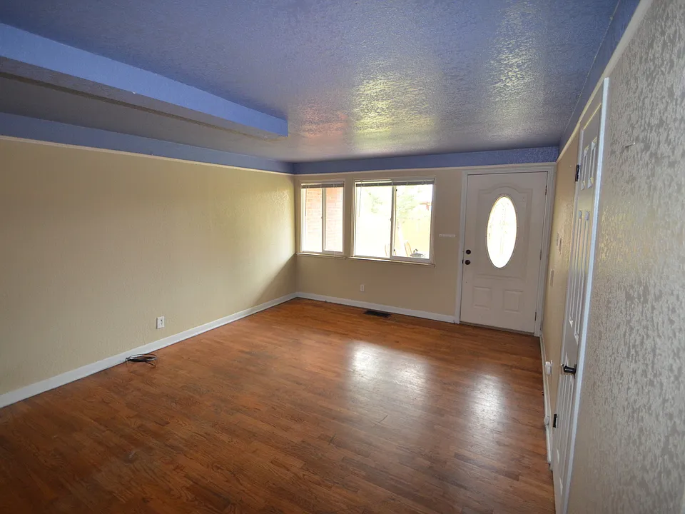 2717-2723 Sheridan Blvd