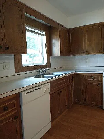 4 bed, 2184 sqft, $1,850 — Photo 2