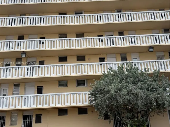 2980 Point East Dr APT D311, Aventura, FL 33160