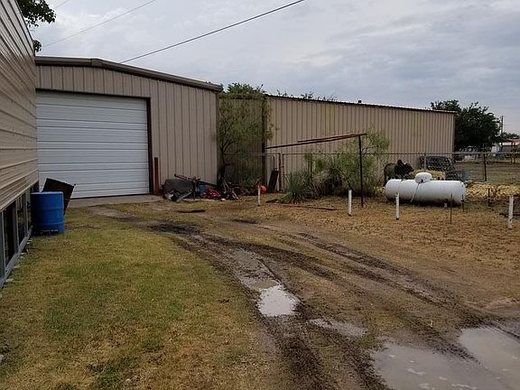 4th image of 4553 N Redland Ave