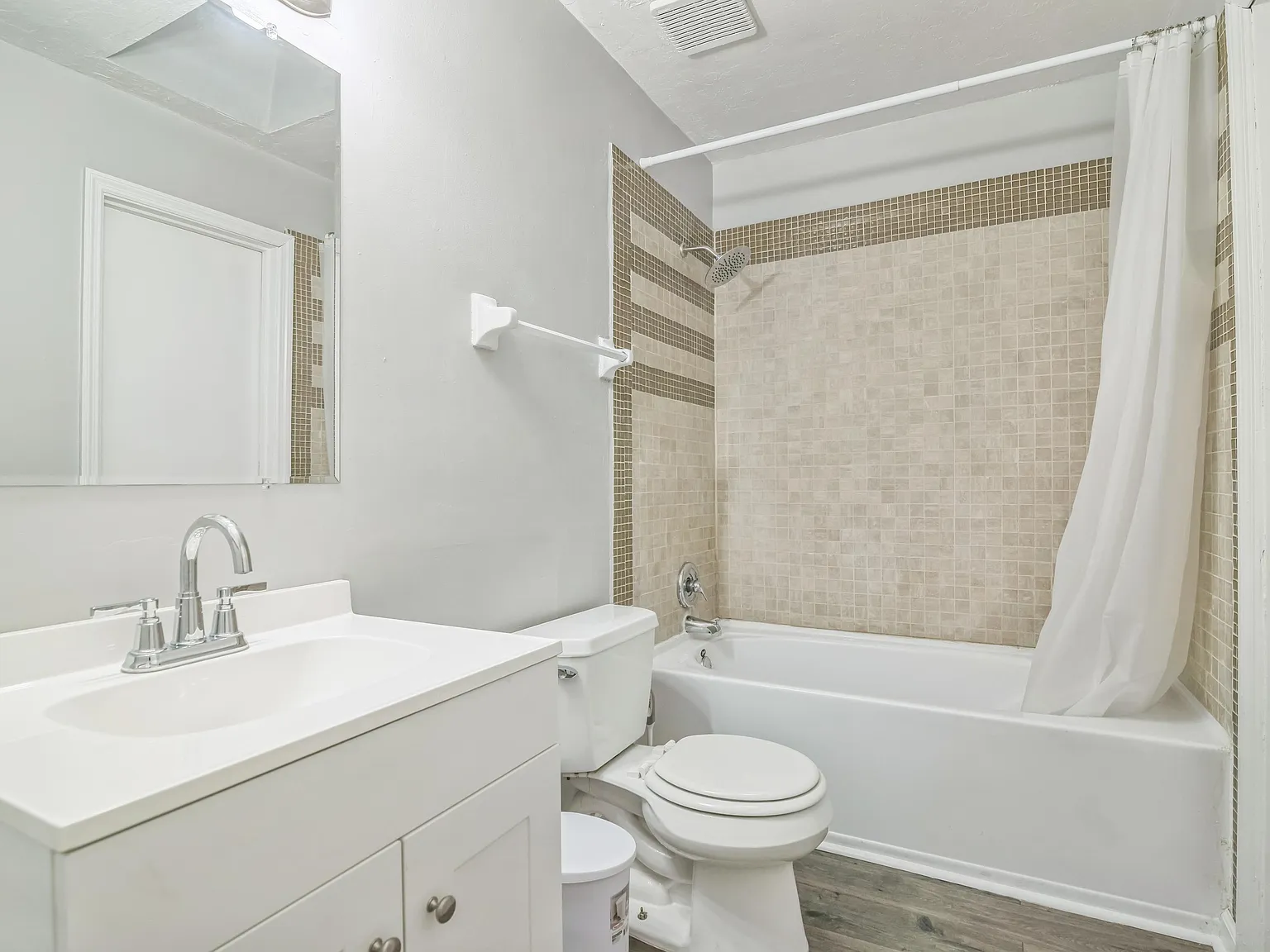 4 bed, 2.5 bath, 1280 sqft, $776 — Photo 4
