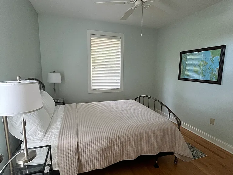 913 N Maple St — Photo 11