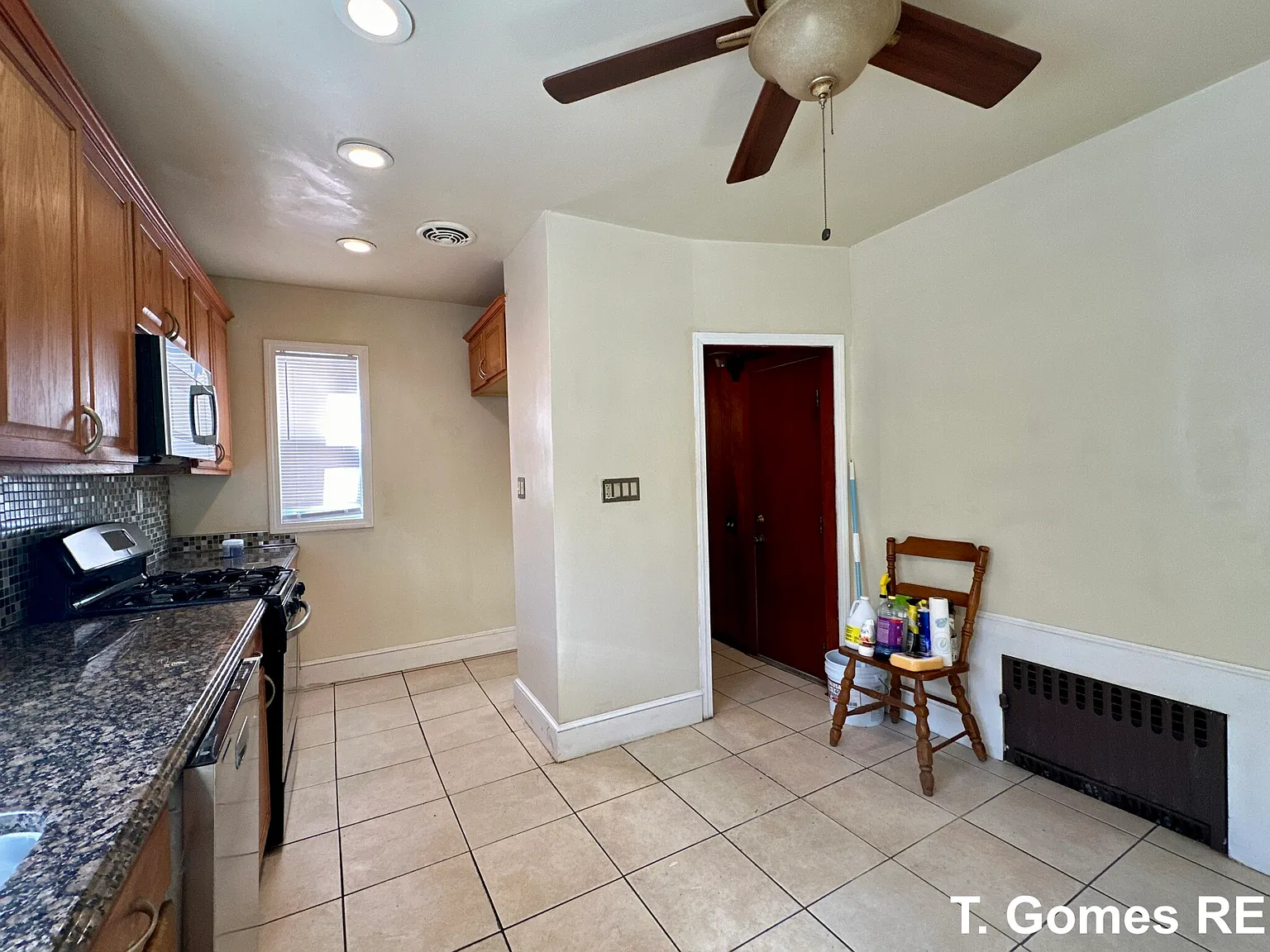 3 bed, 1131 sqft, $2,900 — Photo 3