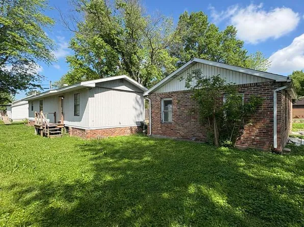 406 Church St, Christopher, IL 62822