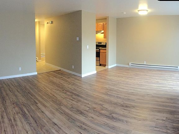 4th image of 520 Bellevue Way SE APT 4