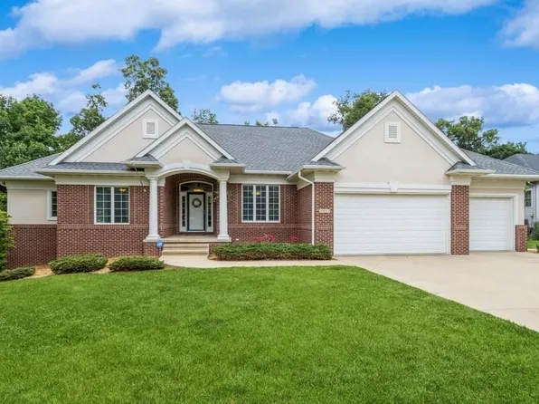 2817 Old Orchard Rd NE, Cedar Rapids, IA 52402