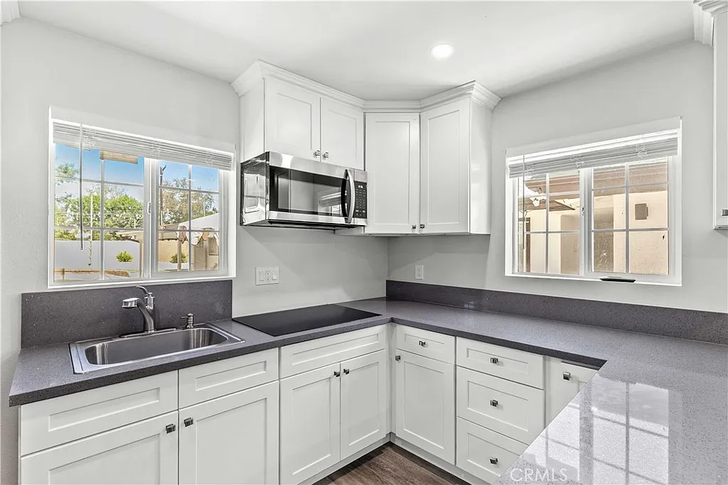 1 bed, 525 sqft, $1,900 — Photo 2
