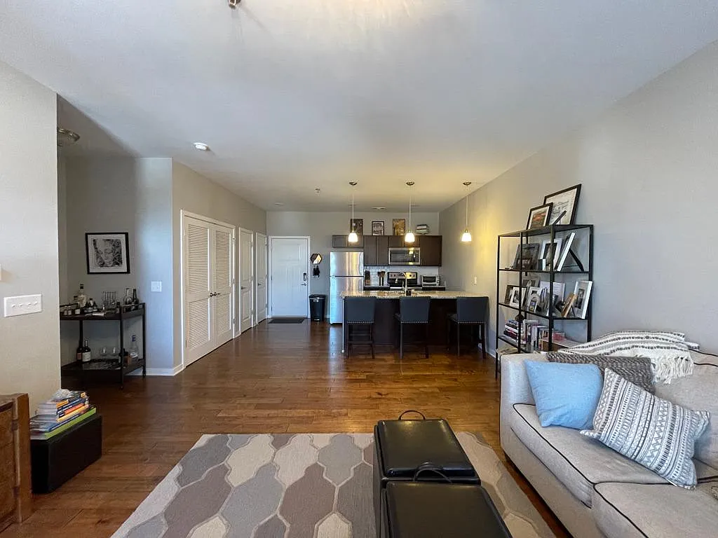 Building Photo - 1118 Litton Ave #306