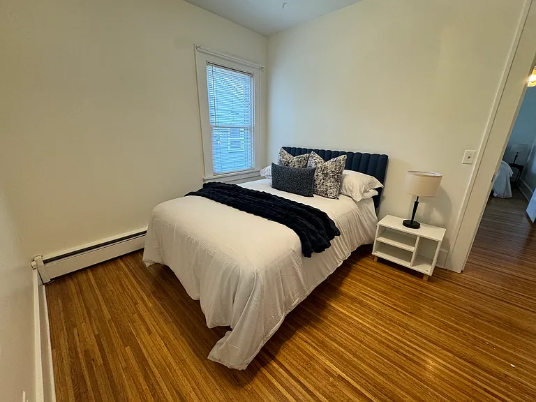 125 Redfern Dr — Photo 16