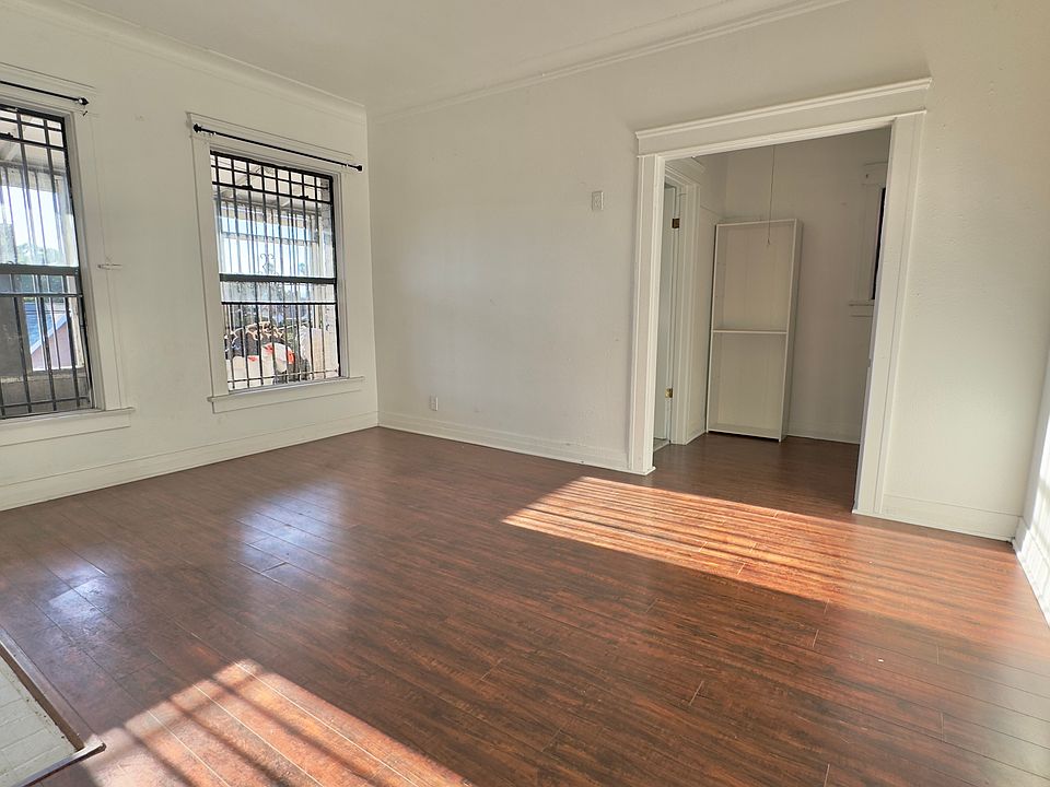 1st image of 5161 S Vermont Ave #10