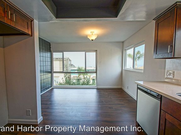 5th image of 1100 Monterey Blvd APT 06