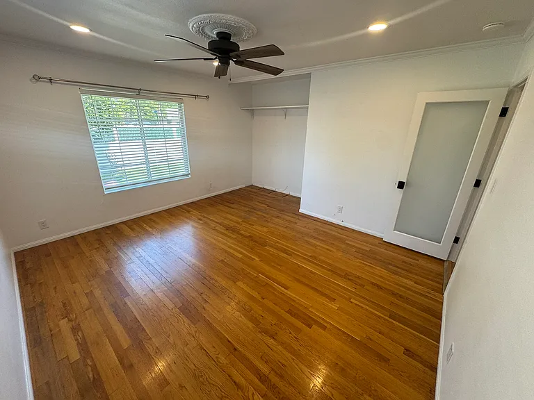 7358 Jumilla Ave — Photo 10