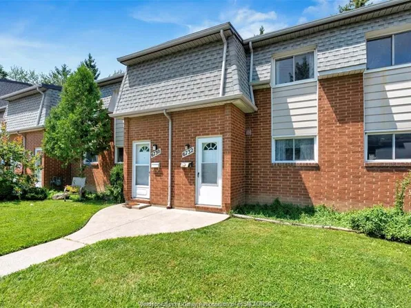 6732 Roseville Garden Dr, Windsor, ON N8T 1J2