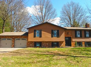 23746 Mountain Meadows Dr, Lawrenceburg, IN 47025