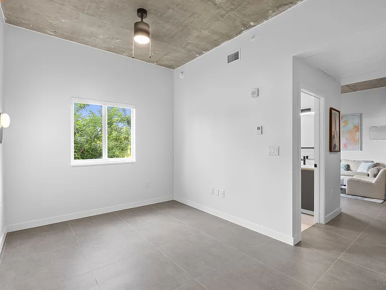 315 NW 32nd St — Photo 19