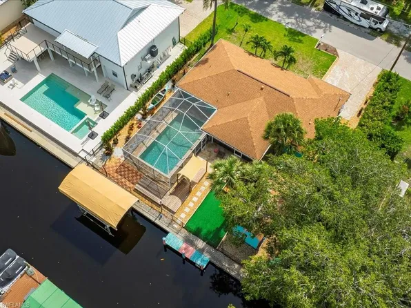 27261 Galleon DR, BONITA SPRINGS, FL 34135