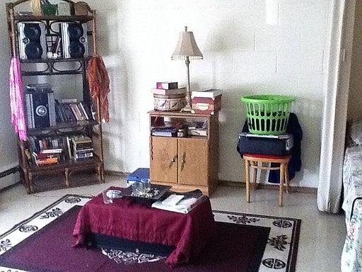 4th image of 240 W 8th Ave APT B