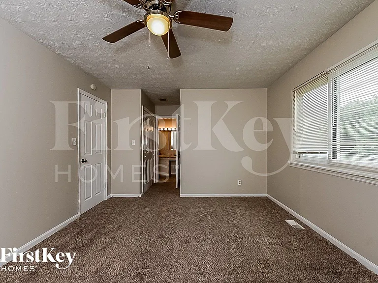 9075 Gatewood Dr — Photo 7