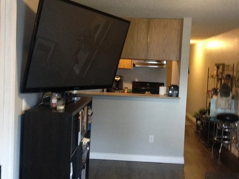 Westwood Apartments — Photo 31