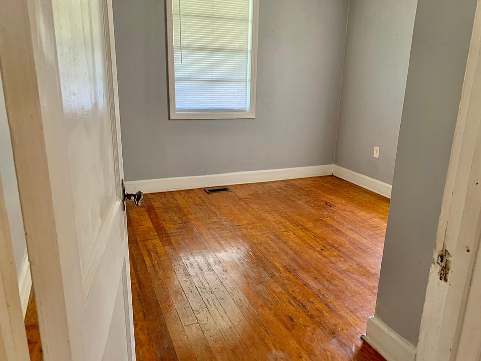 2nd image of 101 Wilson St #1